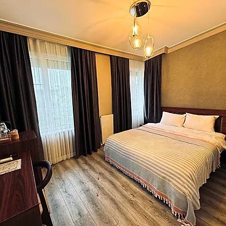 Hotel Treekos Airport