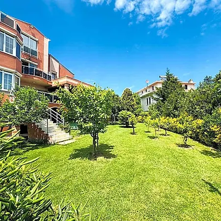 Hotel Treekos Airport 4*